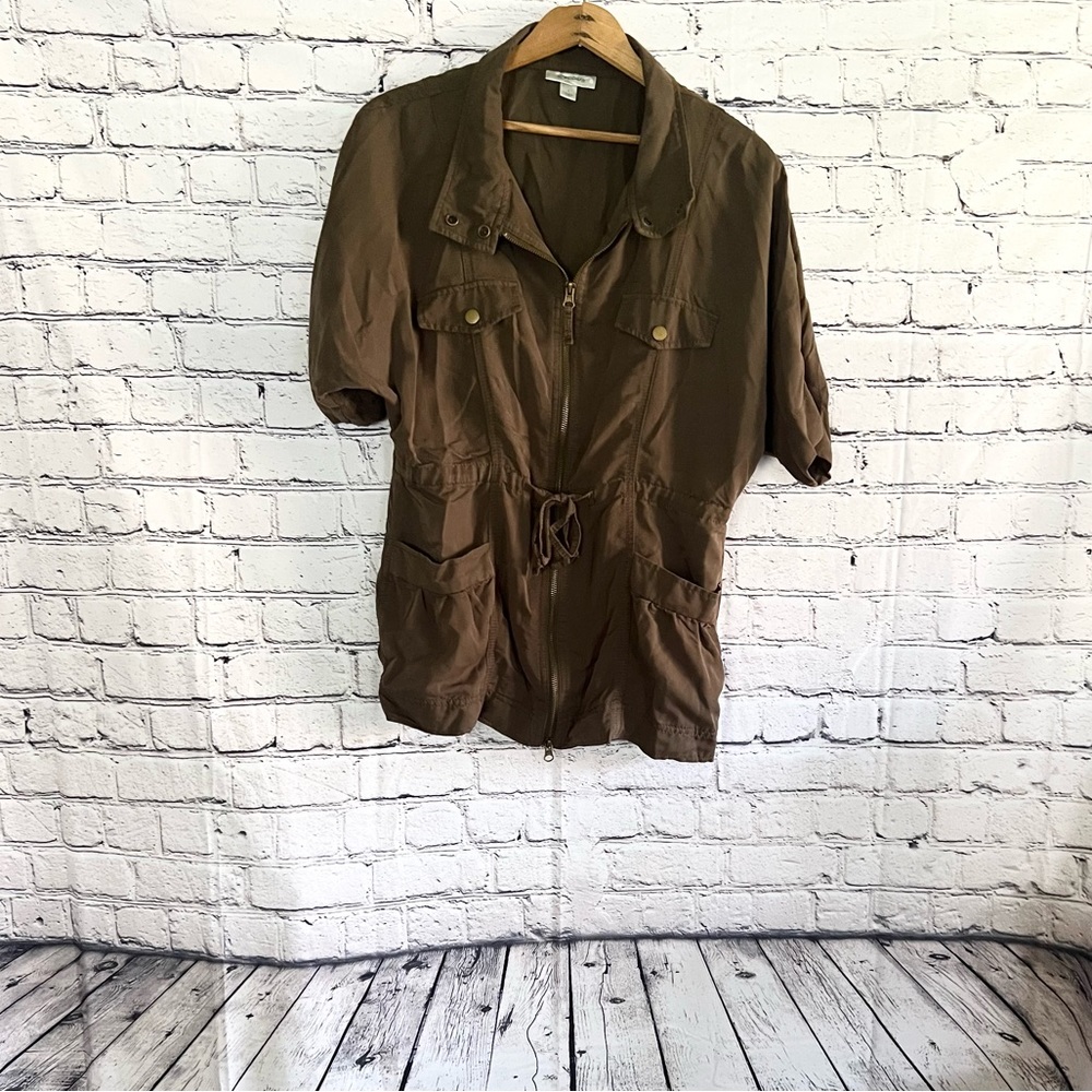 DRESSBARN. Green zip top. Size L